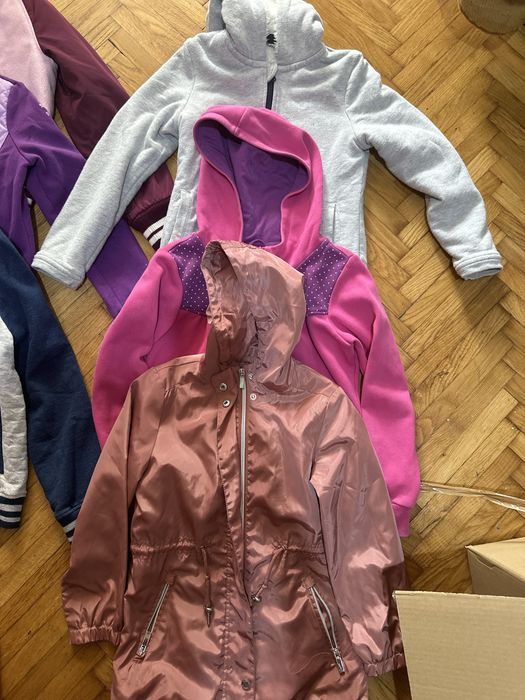 Geci veste si honarace fetita