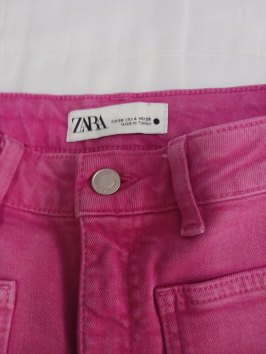 Продавам дънки  26 разер ,  на  PINKO-50лв  ;ZARA -20лв ;Berchka15лвk