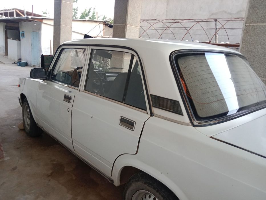 Vaz 2107 sotiladi