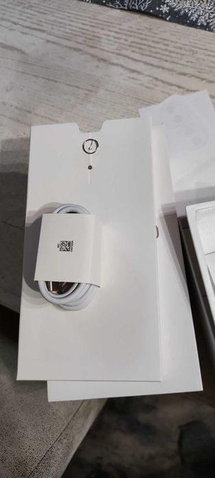 Honor 90  зелен.