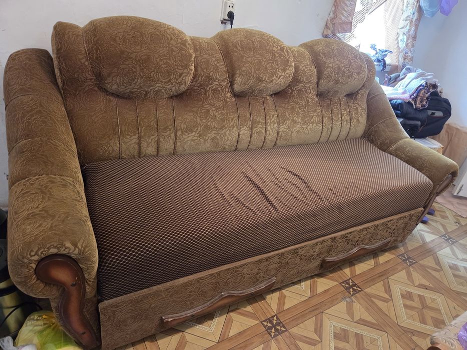 Диван продам продам