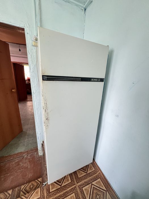 Продается холодильник СИНО