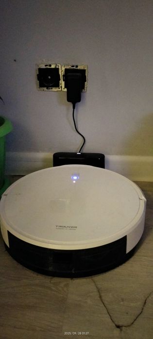 Моющий Робот пылесос TROUVER