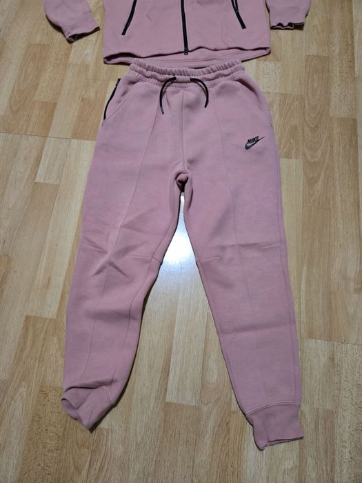 Дамски оригинален екип Nike Tech Fleece