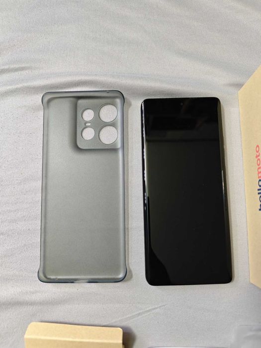 Motorola Edge 50 Pro 12/512 С Гаранция 20 месеца