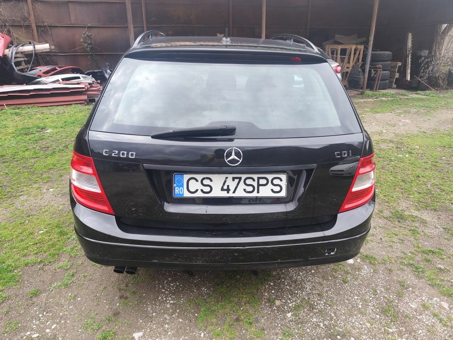 Mercedes Benz c 200 vind sau schimb cu microbuz 8+1