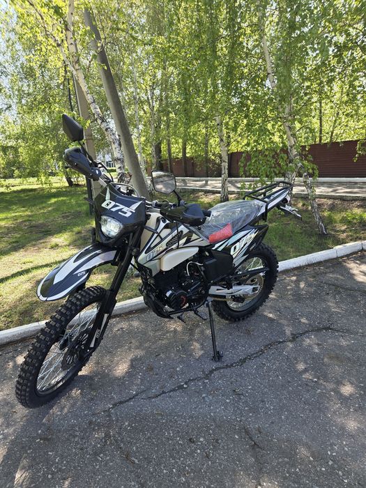 Мотоцикл эндуро 300 куб