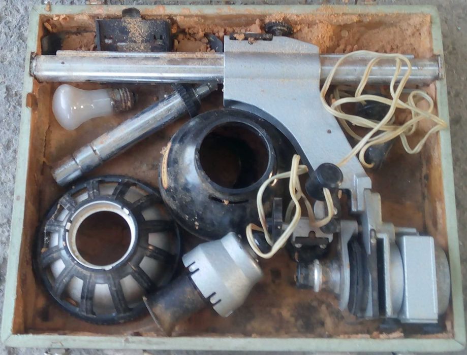 Продам фотоувеличитель в чемодане пр-ва СССР