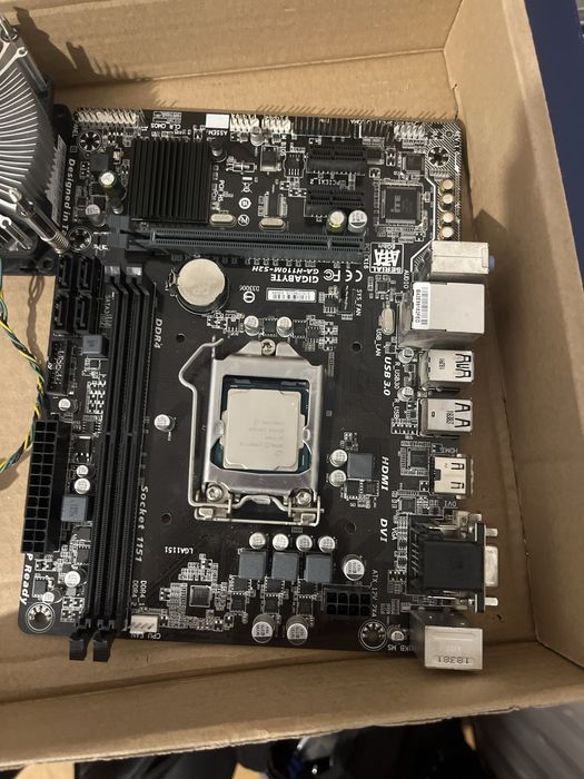 Placa de baza gigabyte GA-H110M-S2H +Procesor intel i5-7400 + Cooler