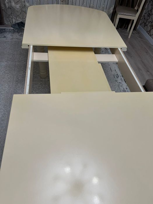Продам стол,4 стула, в гостиную