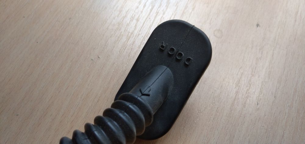 Пыльник на дверь автомобиля