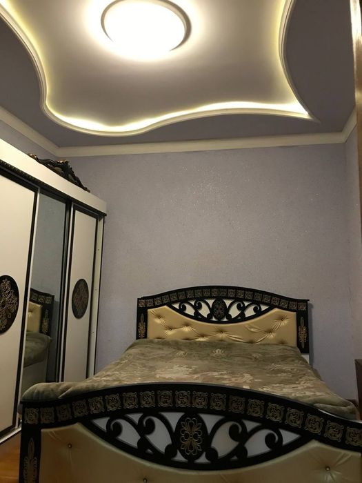 Yuqori Chirchiq Yangibozorda uy sotiladi 5 yarim sotik