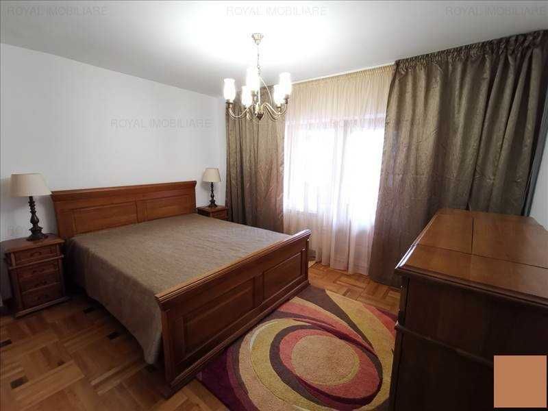 Inchiriez apartament decomandat 3 camere,ultracentral, Ploiesti