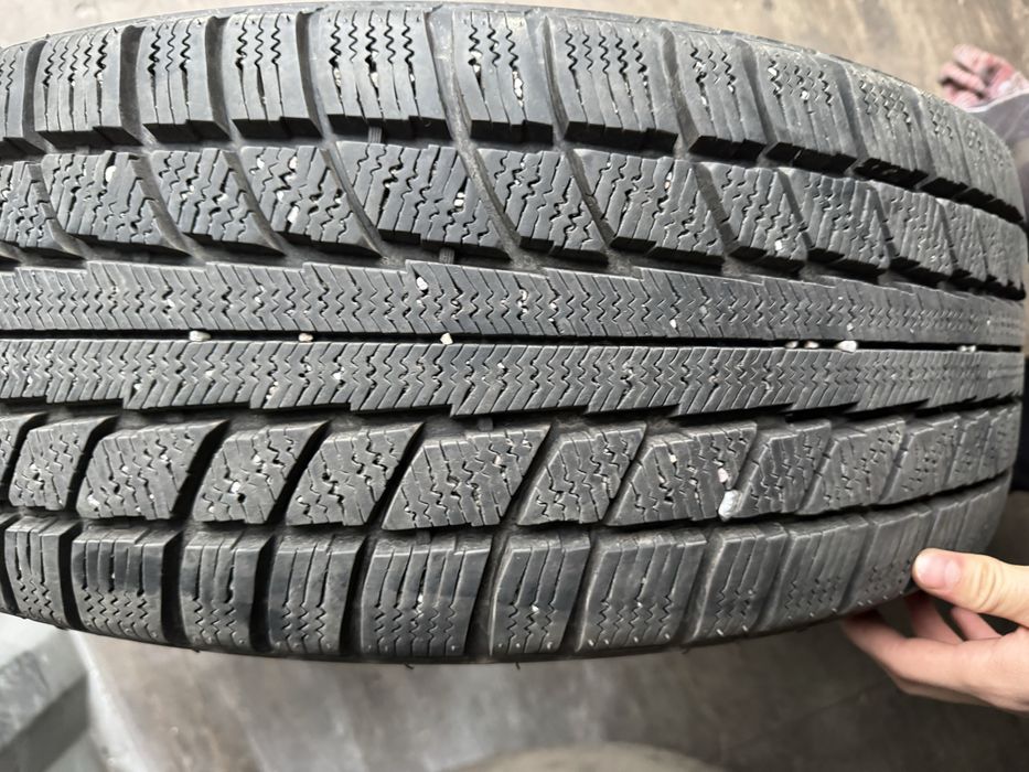 235/65/17 Triangle почти новые