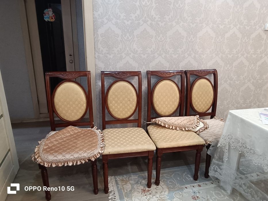 Продаю мягкие стулья