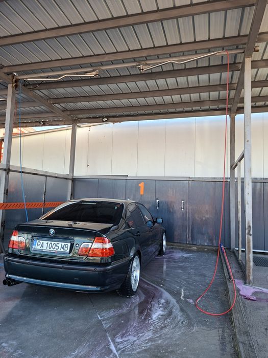 BMW    E46    320i