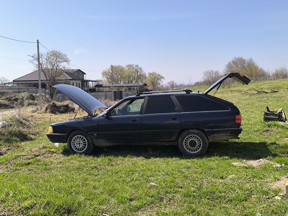 Продам автомобиль АУДИ 100