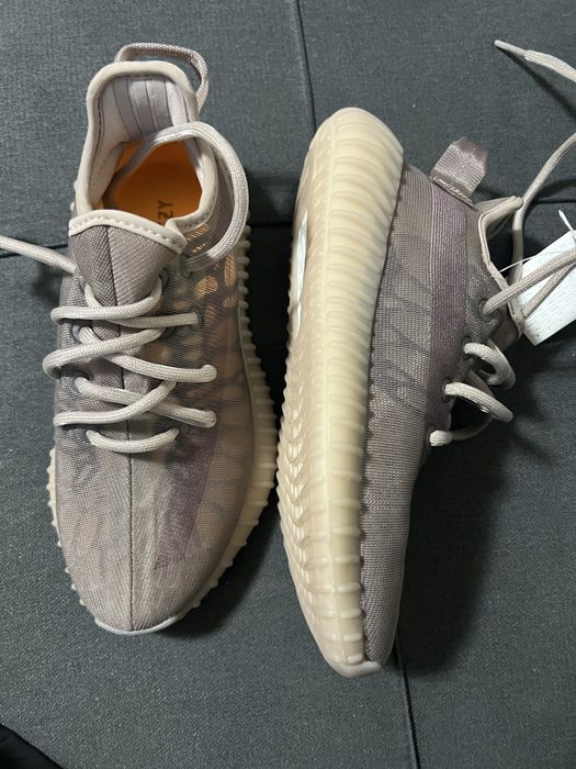 YEEZY boost 350 v2