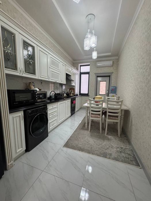 Коттедж евро дом. Мирзо Улугбекский район Чингельди
Соток 2,7  Площадь