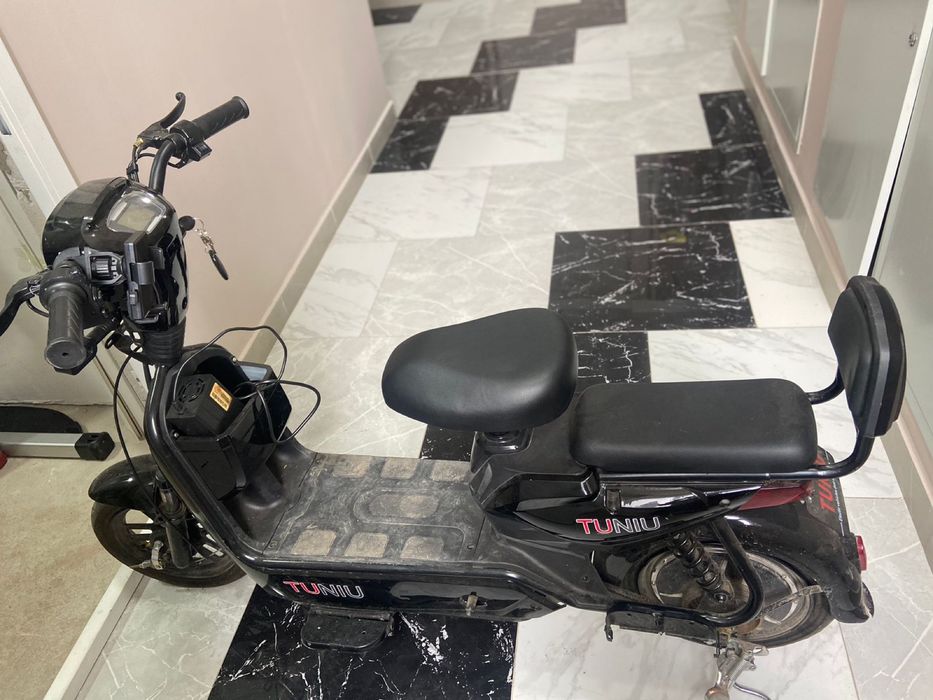 Элоктроскутер.