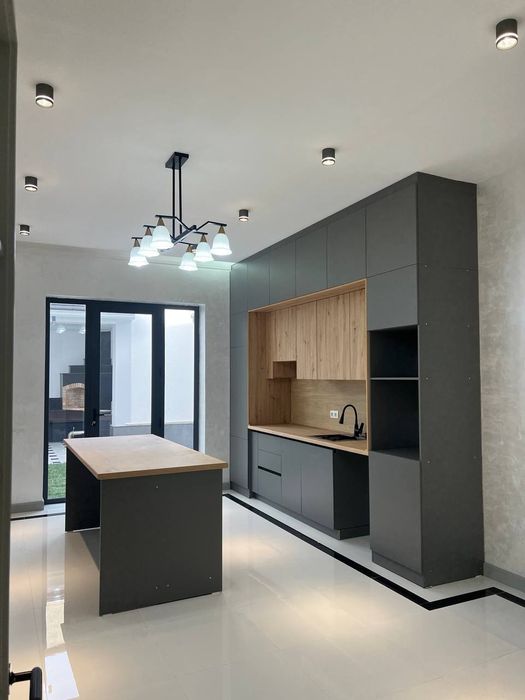 Продаю 2.5 соток евро дом ул. Цалковская