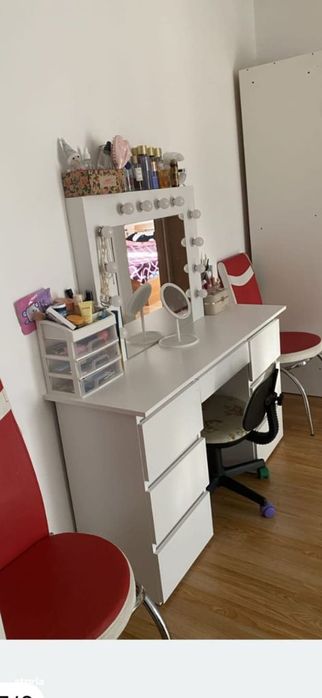 Doua semidecomandate craiovita scoala 34