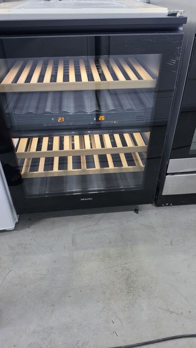 Охладител за вино Miele