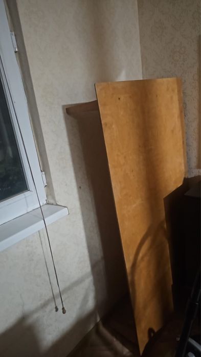 Продам стол метр на два