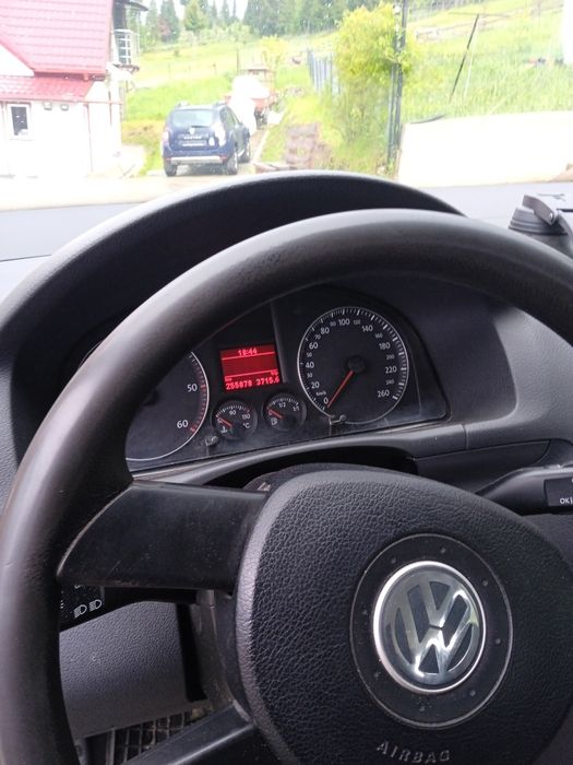 VOLKSWAGEN Touran 2005 — imagine 5