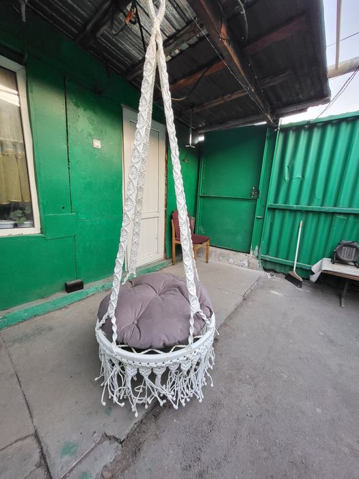 Качели ручной работы