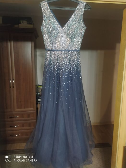 Продам красивое нарядное платье