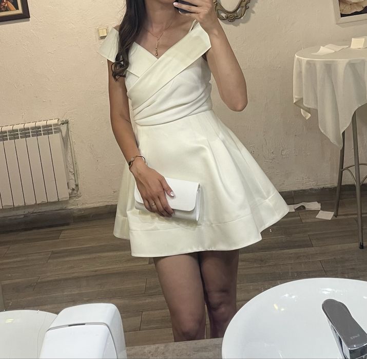 Стилна рокля Tia Dorraine