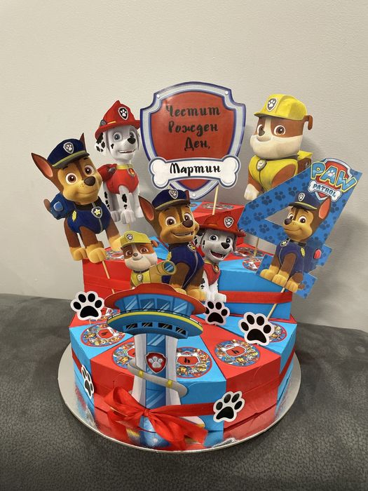 Картонена торта с любим анимационен герой