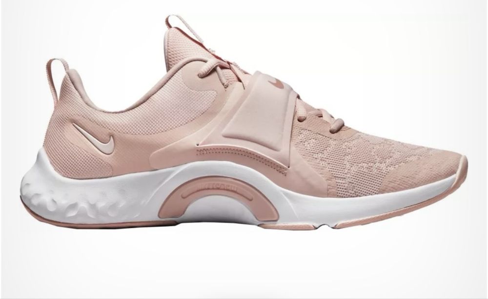 Дамски маратонки Nike