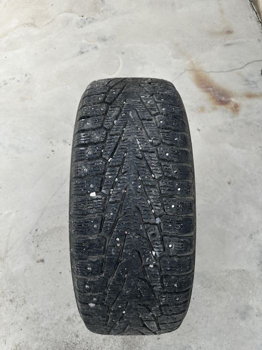 Зимные шины (шипованная) 235/60 r17 комплектом