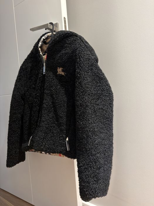 Burberry дамско двулицево яке