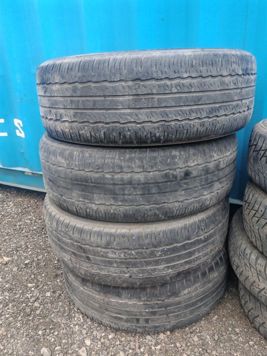 Продам резину 235/60/18