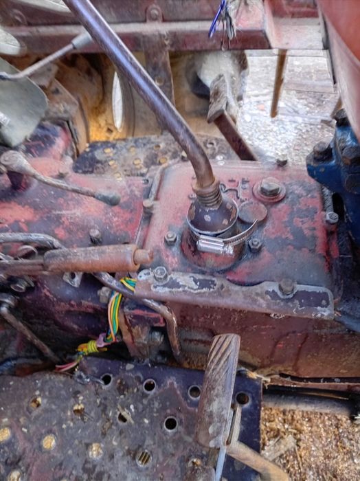 Vând tractor fiat
