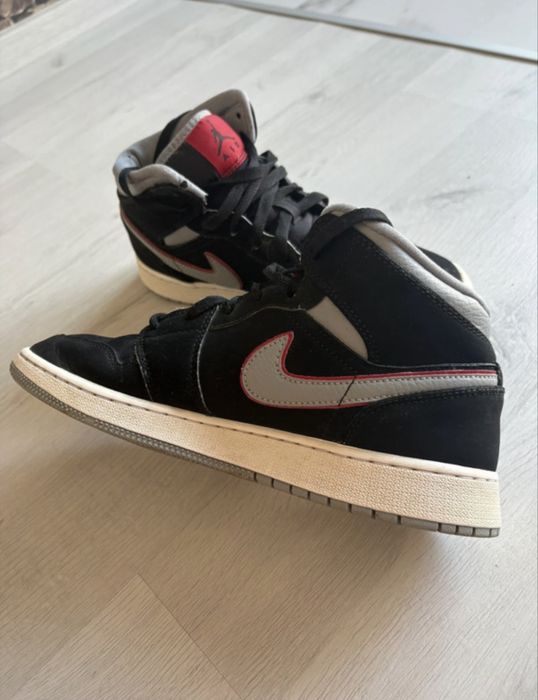 Air jordan 1 mid Black Particle Grey Red Gym ediție limitată