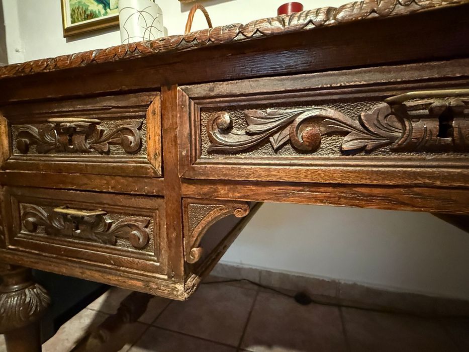 Birou antic din lemn masiv sculptat, 5 sertare, stil renascentist/vintage