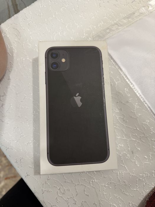 Продам 11 айфон 128 гб
