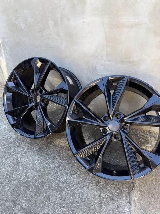 19,,RS Black limited модел Audi