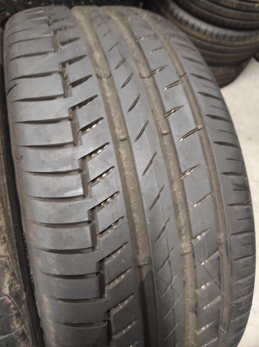 235/45/18 Continental
