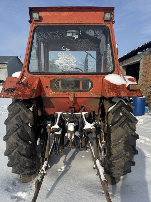 Tractor Universal 650 în stare foarte buna de functionare