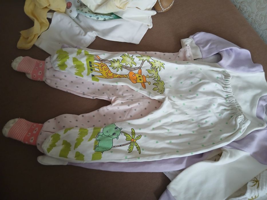 Продается пакет вещей на фото