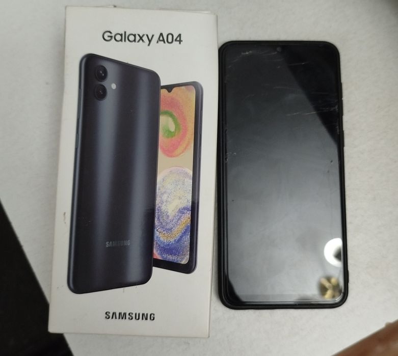 Продам телефон Самсунг А04