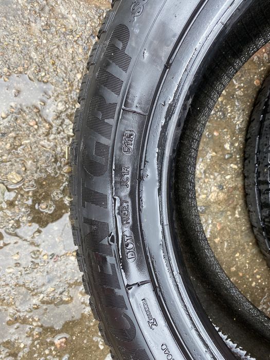 Vând Cauciucuri Vara 235/55/R19