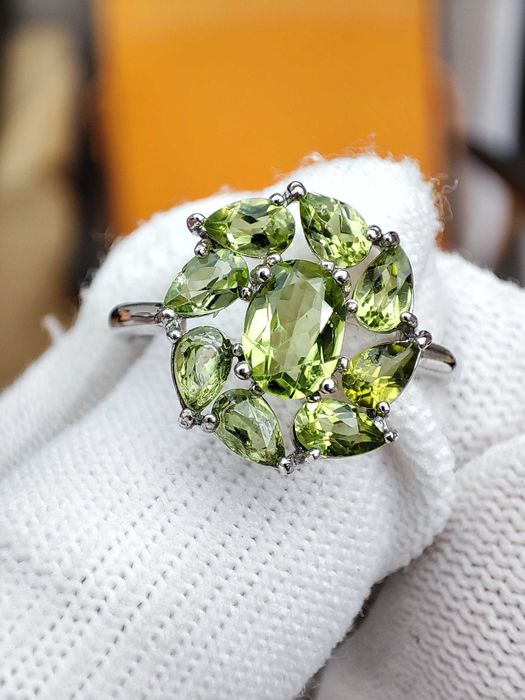 925-Inel Argint Cu Peridot Masura 17.5