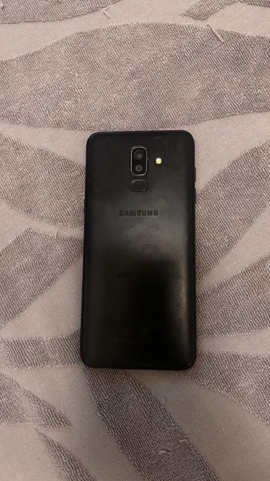 продам телефон Самсунг  J8