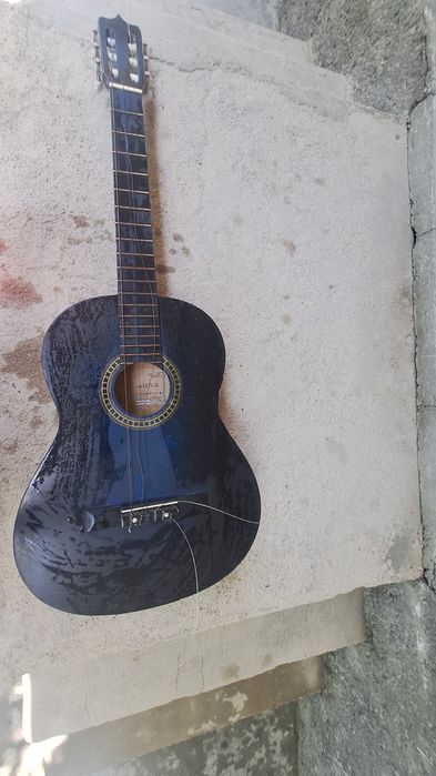 Гитара харашо работает